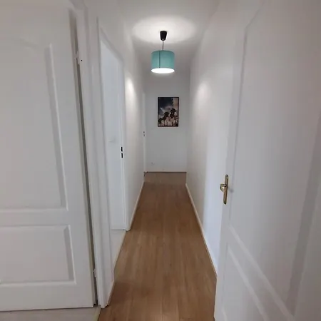 Cozy 3 Bedrooms Balcony La Defense Parking شقة