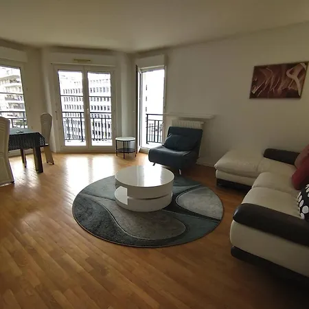 Lägenhet Cozy 3 Bedrooms Balcony La Defense Parking